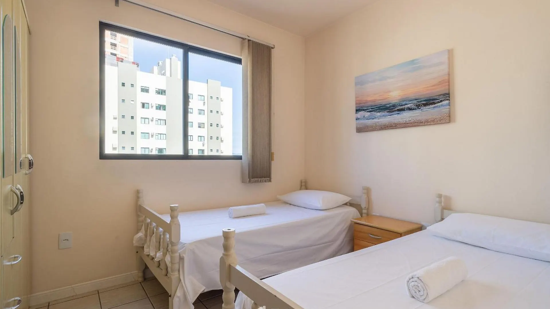 Apto Vista Mar C/ Churrasq. Em Itapema Gbl601 0*,  Brazil